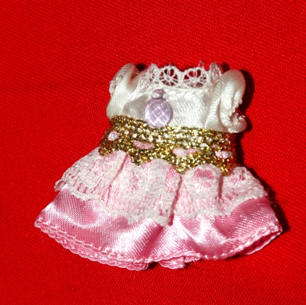 Sylvanian Families Calico Critters Japan  pink gold dress with ✦  jewel  ✦
